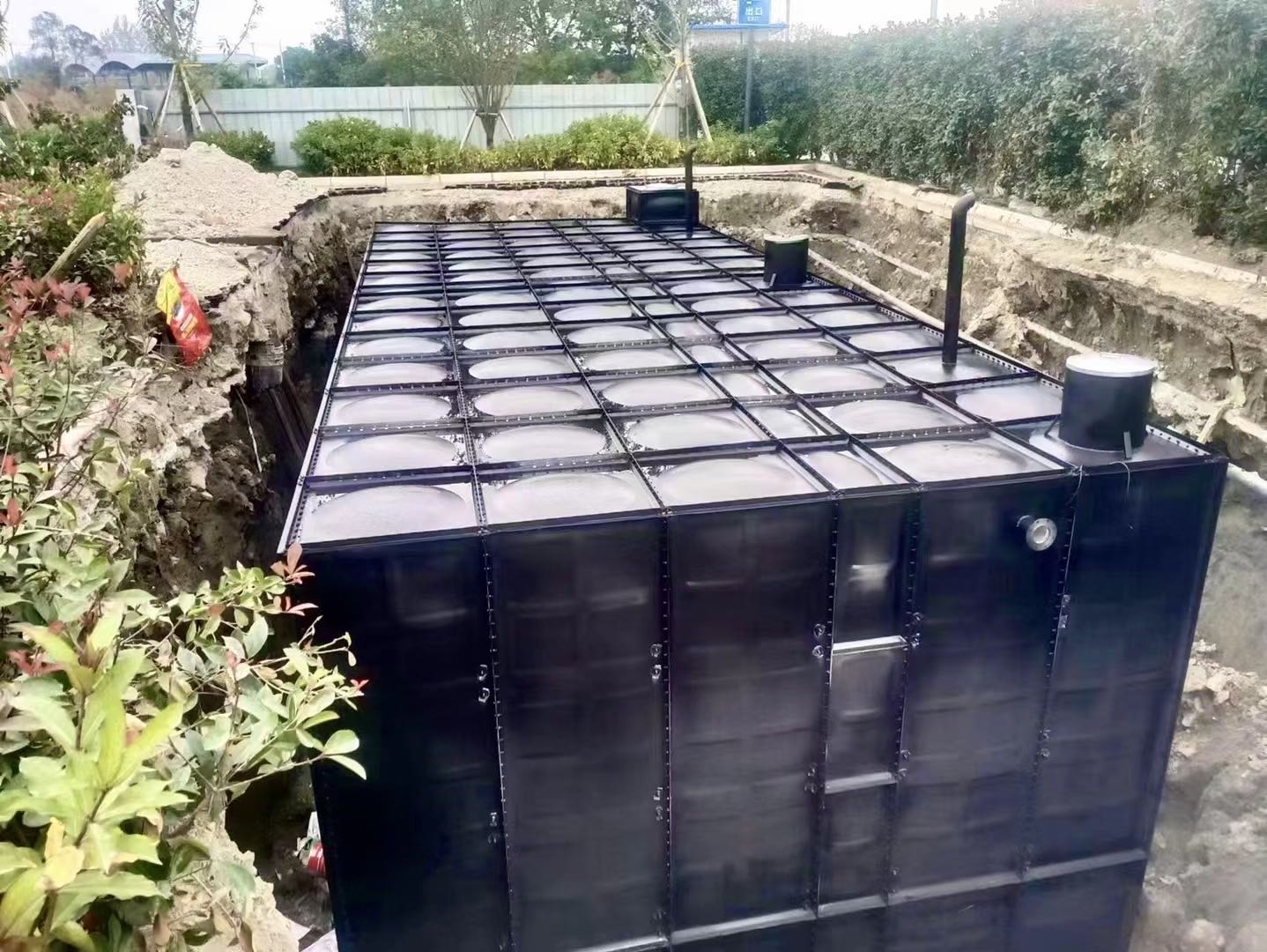 成都佛羅倫薩小鎮(zhèn)地埋式一體式消防泵站安裝